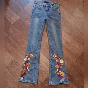 Between Us Embroidered Flare Jeans in Blue with Floral Detail Sz 3